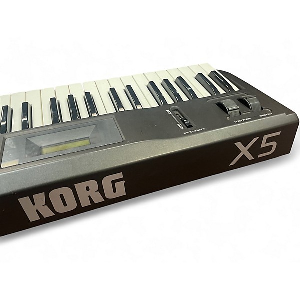 Used KORG X5 Keyboard Workstation