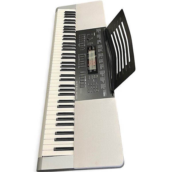 Used Casio WK220 Portable Keyboard