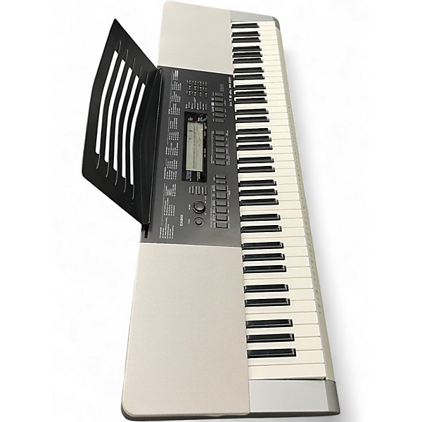 Used Casio WK220 Portable Keyboard