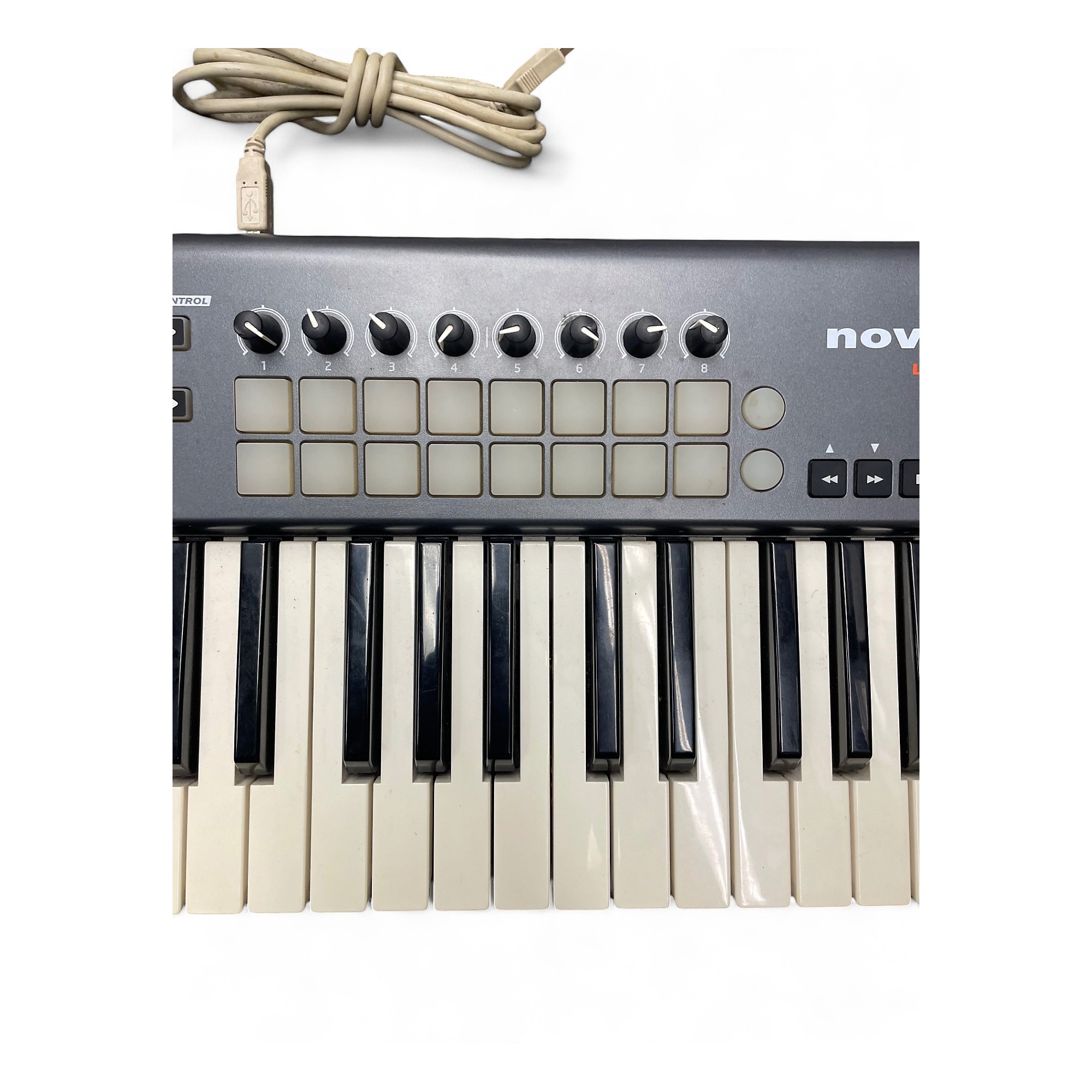 Used Novation Launchkey 25 Key MIDI Controller | Guitar Center