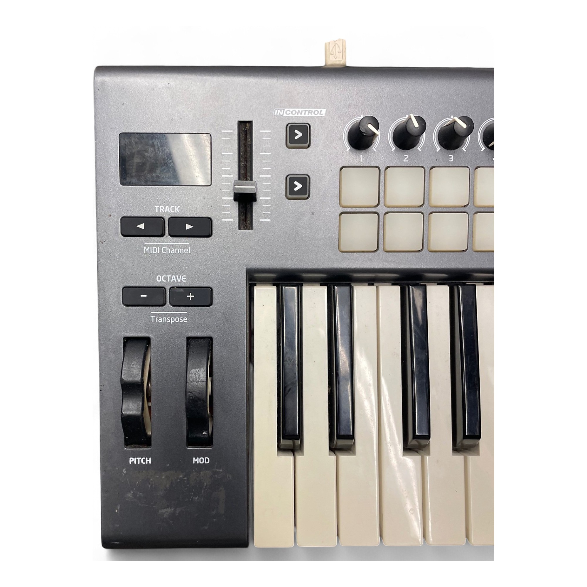 Used Novation Launchkey 25 Key MIDI Controller | Guitar Center