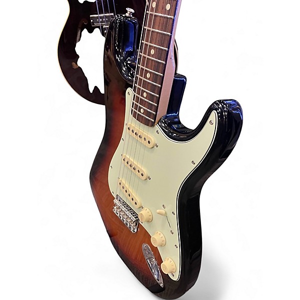 Used Fender Robert Cray Stratocaster 3 Color Sunburst Solid Body Electric Guitar