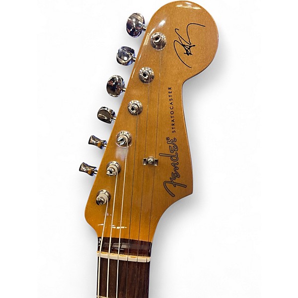 Used Fender Robert Cray Stratocaster 3 Color Sunburst Solid Body Electric Guitar
