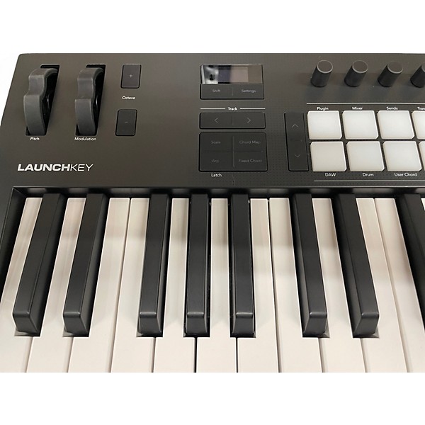 Used Novation Launchkey 37 MK4 Keyboard Workstation