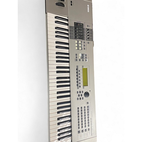 Used Yamaha Motif 6 61 Key Keyboard Workstation