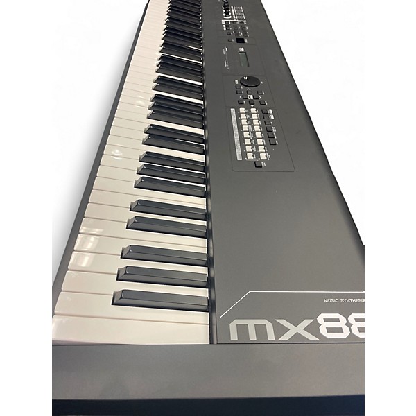 Used Yamaha MX88 Synthesizer