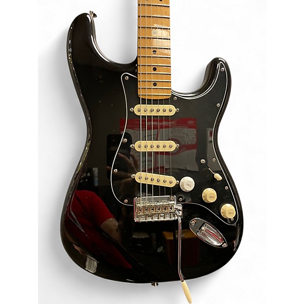 Used Fender SPECIAL EDITION PLAYER STRATOCASTER Black Solid Body Electric Guitar