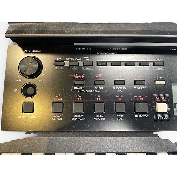 Used Yamaha PSRE383 Portable Keyboard