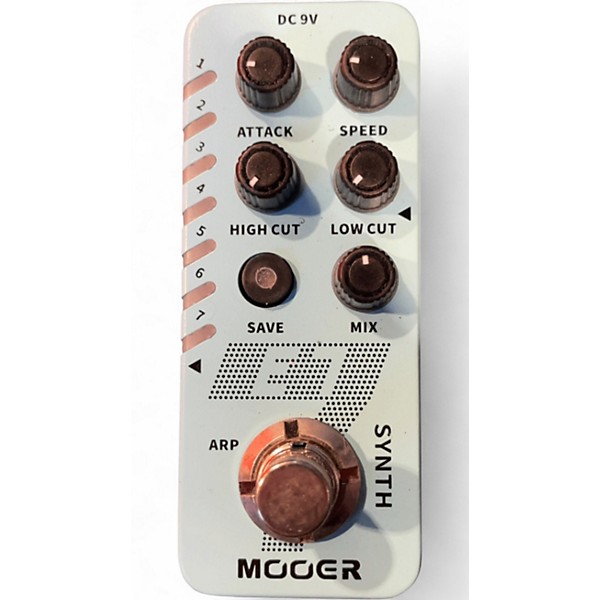 Used Mooer E7 Synth Effect Pedal
