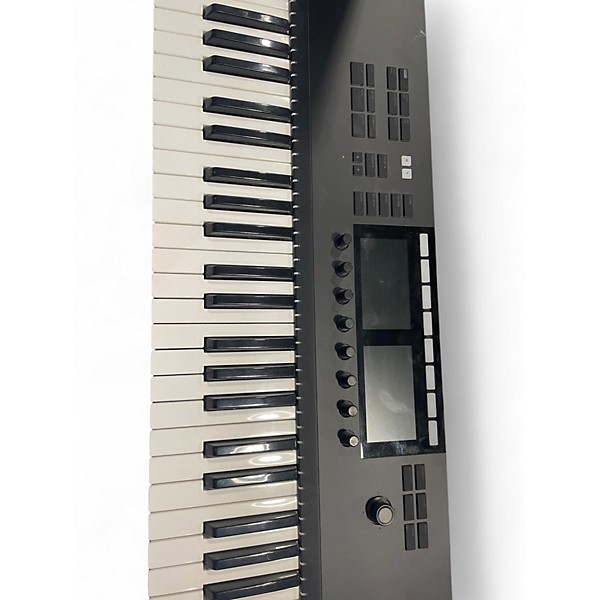 Used Native Instruments Komplete Kontrol S61 MKII MIDI Controller