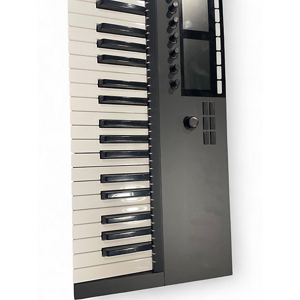 Used Native Instruments Komplete Kontrol S61 MKII MIDI Controller