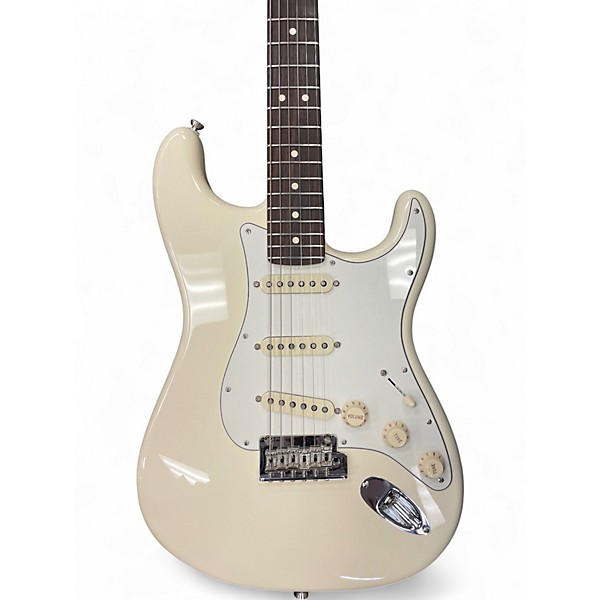 Used Fender AMERICAN PROFESSIONAL STRATOCASTER Olympic White Solid Body Electric Guitar