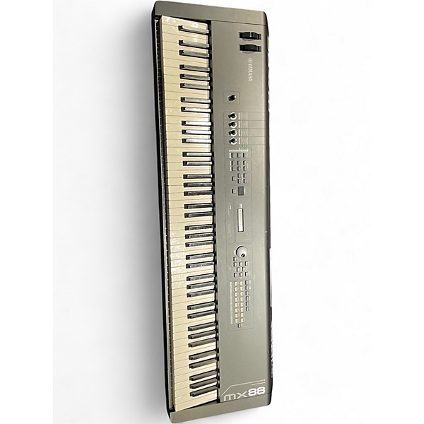 Used Yamaha MX88 Synthesizer