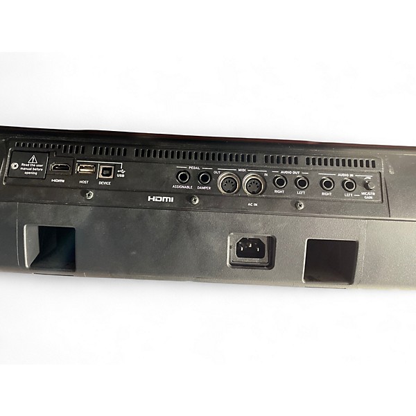 Used KORG PA700 Keyboard Workstation