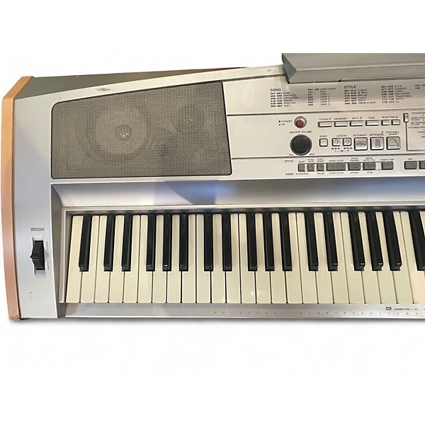 Used Yamaha dgx500 Keyboard Workstation