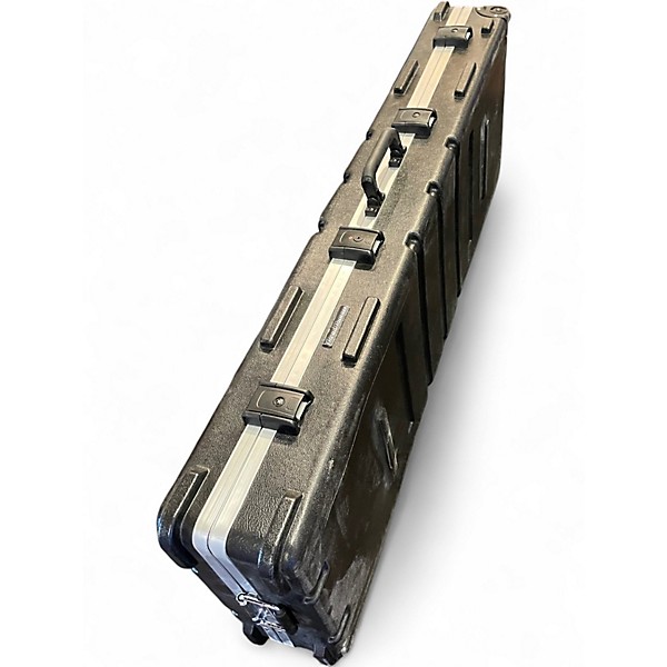 Used Roadrunner JETWAY 88 KEY TRAVEL CASE