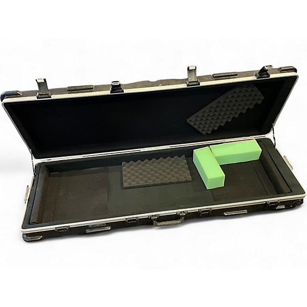 Used Roadrunner JETWAY 88 KEY TRAVEL CASE