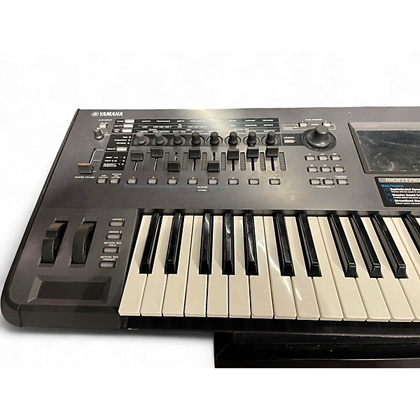 Used Yamaha Montage 6 61 Key Keyboard Workstation