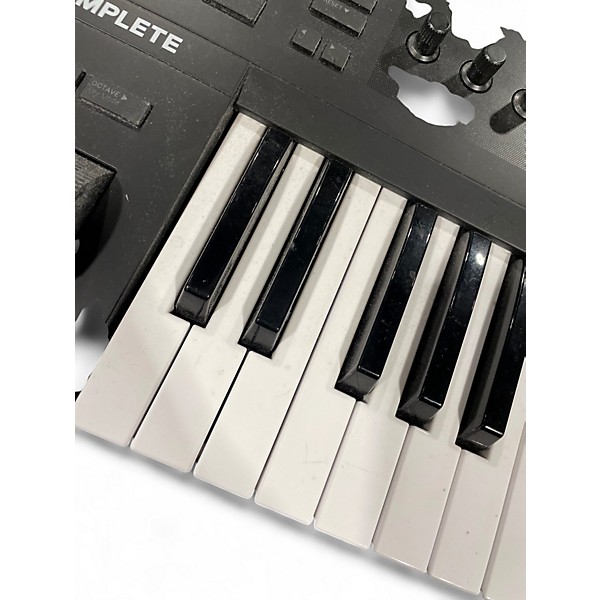 Used Native Instruments Komplete Kontrol A25 MIDI Controller