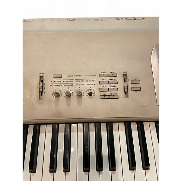 Used KORG Triton Studio 88 Key Keyboard Workstation