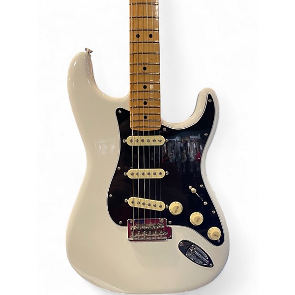 Used Fender Player II Stratocaster Alpine White Solid Body Electric Guitar