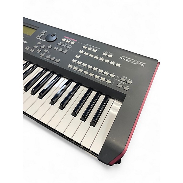 Used Yamaha MOXF6 61 Key Keyboard Workstation