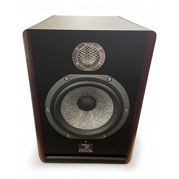 Used Focal solo6 be pair Powered Monitor