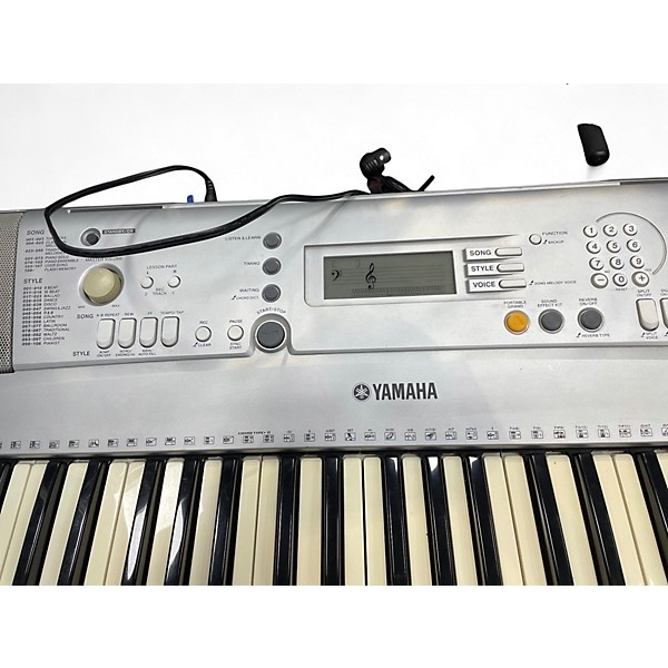 Used Yamaha YPT330 61 Key Portable Keyboard