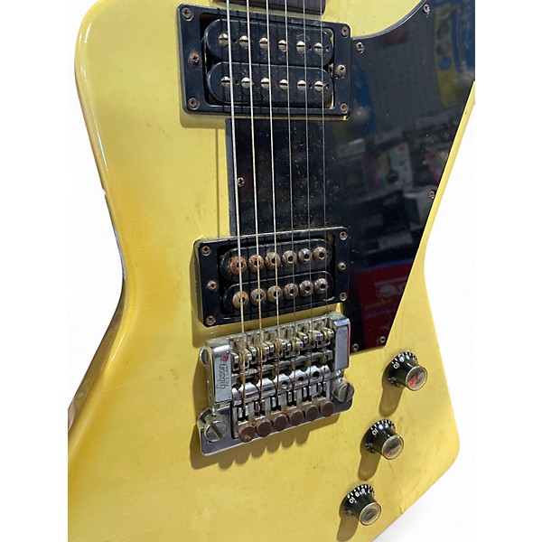 Vintage 1983 Gibson Explorer Alpine White Solid Body Electric Guitar