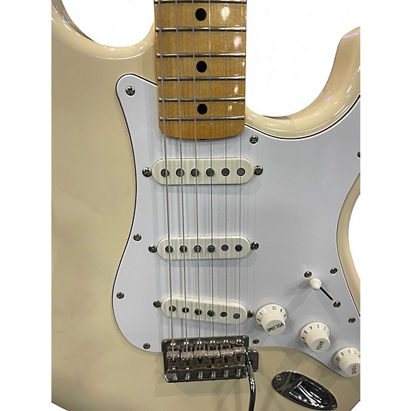 Used Fender ST68 68 reissue made in Japan Olympic White Solid Body Electric Guitar