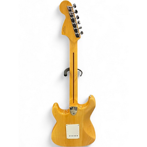 Used Fender Classic Series '70s Stratocaster Natural Solid Body Electric Guitar