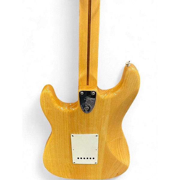 Used Fender Classic Series '70s Stratocaster Natural Solid Body Electric Guitar