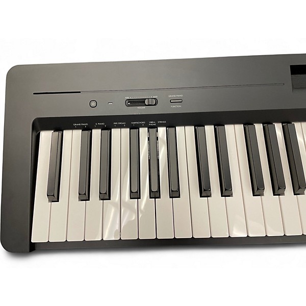 Used Yamaha P143B Digital Piano