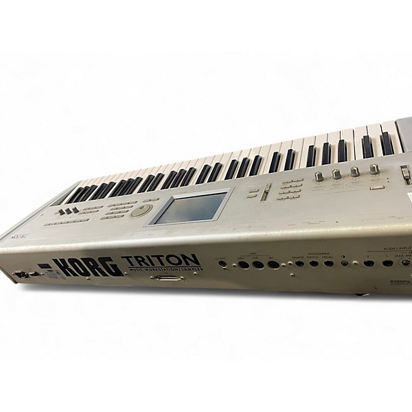 Used KORG Triton Classic 61 Key Keyboard Workstation