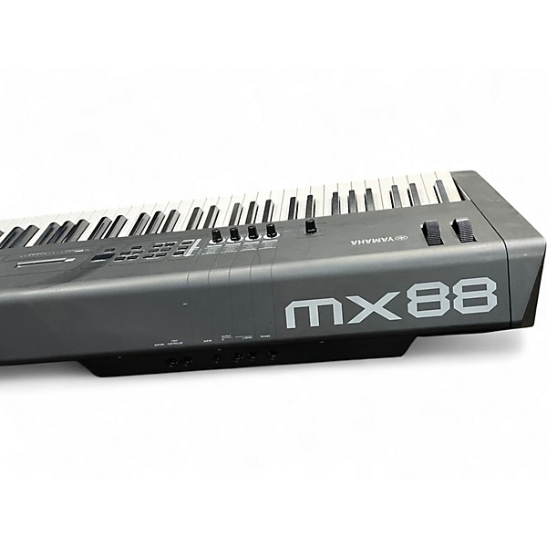 Used Yamaha MX88 Synthesizer