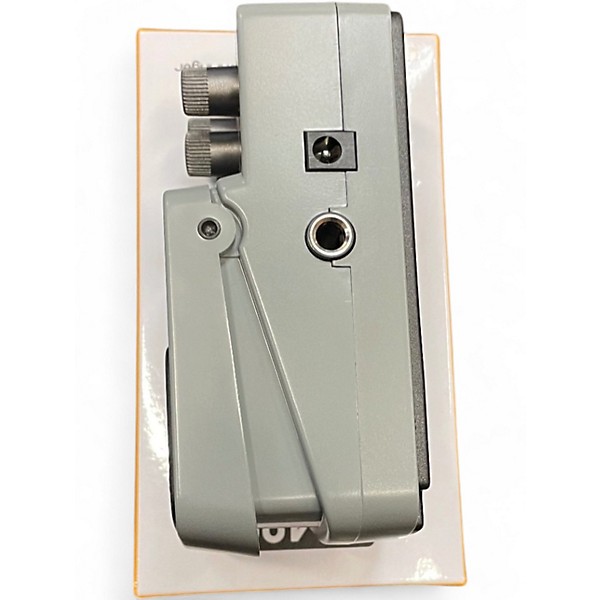 Used Behringer VD400 Vintage Delay Effect Pedal