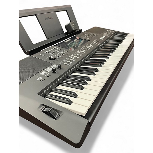 Used Yamaha PSRE463 61 key Portable Keyboard