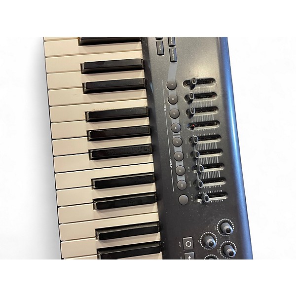 Used M-Audio Axiom 61 Key MIDI Controller