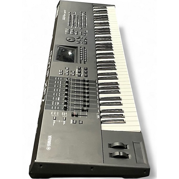 Used Yamaha Motif XF7 76 Key Keyboard Workstation