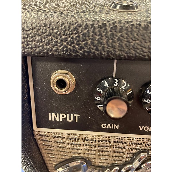Used Fender Vibro Champ XD 5W 1X8 Guitar Combo Amp