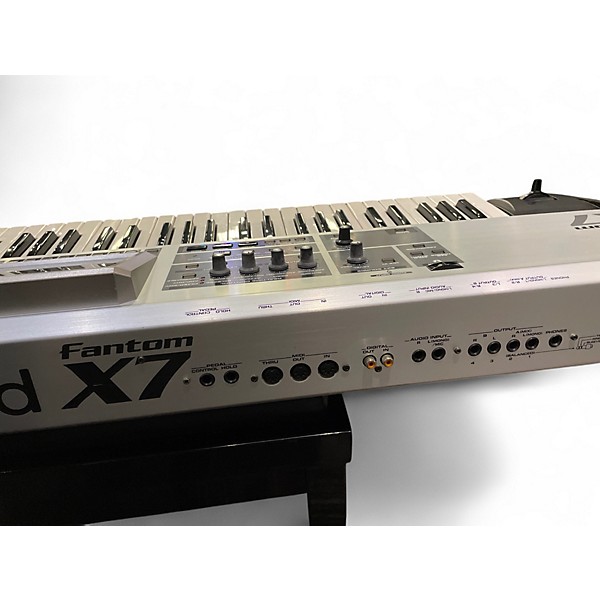 Used Roland Fantom X7 Keyboard Workstation