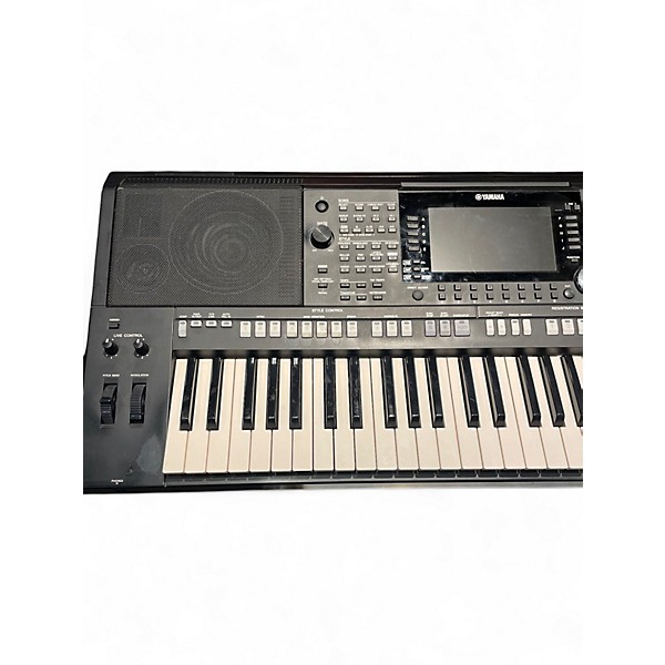 Used Yamaha PSRS975 Keyboard Workstation