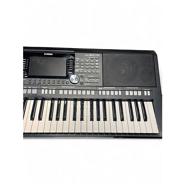 Used Yamaha PSRS975 Keyboard Workstation