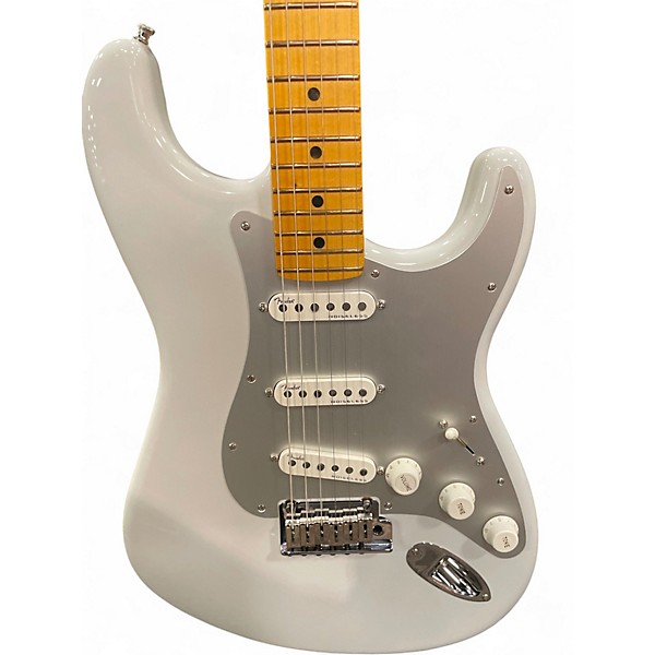 Used Fender American Ultra II Stratocaster White Solid Body Electric Guitar