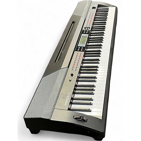 Used Medeli SR4200 Keyboard Workstation
