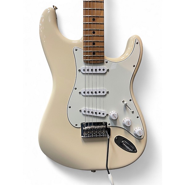 Used 2025 Fender LIMITED EDITION PLAYER II ROASTED MAPLE FINGERBOARD Olympic White Solid Body Electric Guitar