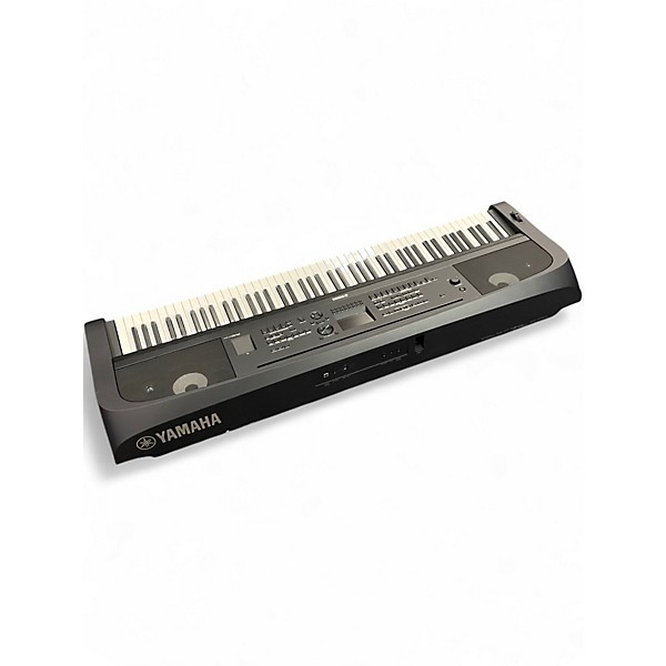 Used Yamaha dgx 670B Keyboard Workstation