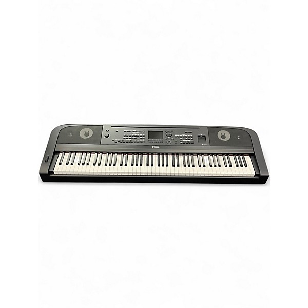 Used Yamaha dgx 670B Keyboard Workstation