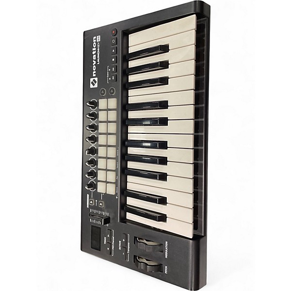Used Novation Launchkey 25 mk 2 MIDI Controller