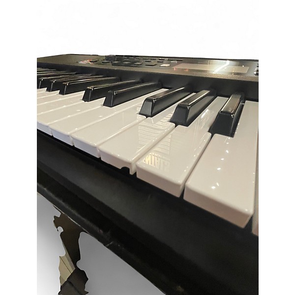 Used Yamaha PSRE383 Portable Keyboard